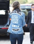 emily-ratajkowski-in-jeans-558