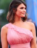 gemma-arterton-at-closing-ceremony-of-the-73rd-venice-film-festival-7