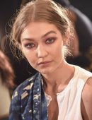 gigi-hadid-anna-sui-fashion-show-in-nyc-2