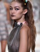 gigi-hadid-see-through-at-fendi-fashion-show-10