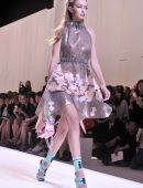 gigi-hadid-see-through-at-fendi-fashion-show-3