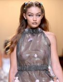 gigi-hadid-see-through-at-fendi-fashion-show-5