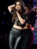 hailee-steinfeld-hits-97-3-sessions-in-fort-lauderdale-14
