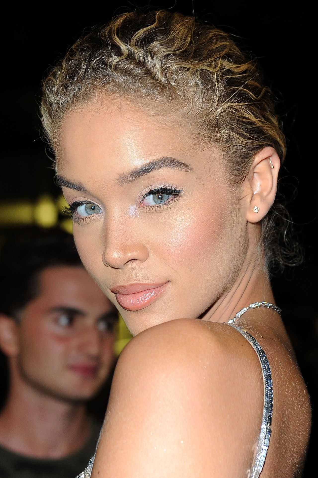 jasmine-sanders-752