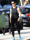 jennifer-garner-going-to-workout-with-a-friend-in-beverly-hills-4