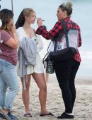 juno-temple-at-the-set-of-untitled-woody-allen-movie-in-nyc-5