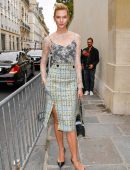 karlie-kloss-at-dior-ss17-show-during-paris-fashion-week-3