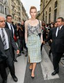 karlie-kloss-at-dior-ss17-show-during-paris-fashion-week-6