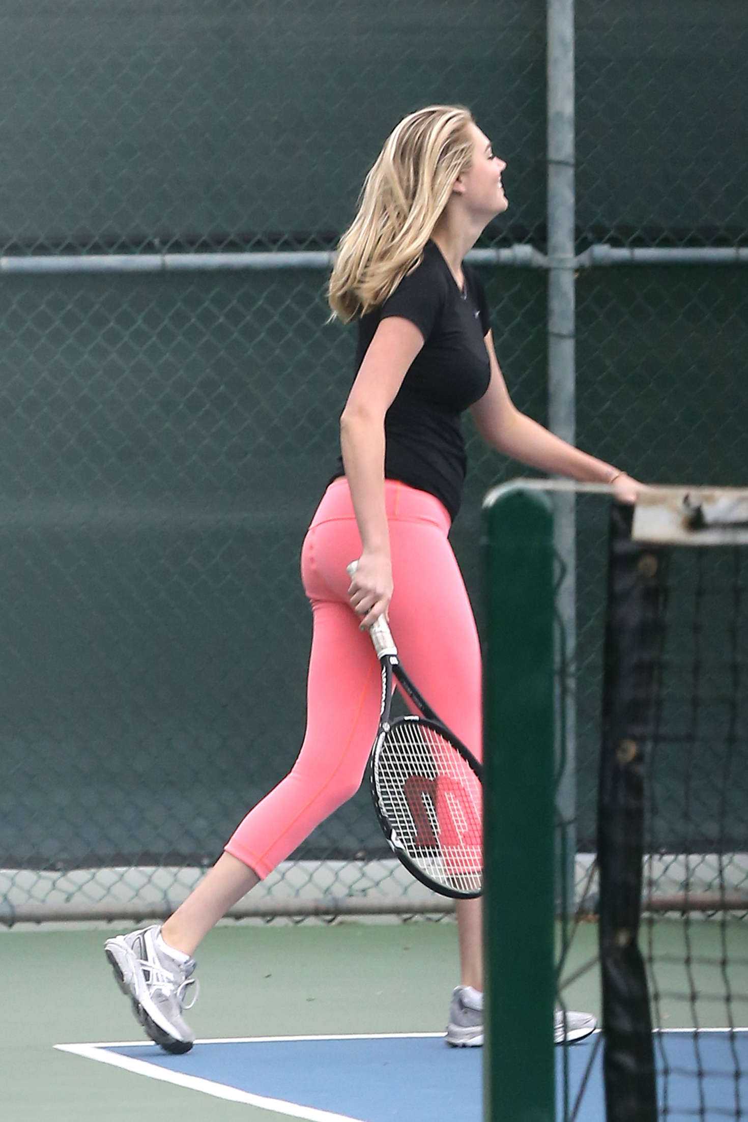 kate-upton-in-playing-tennis-6