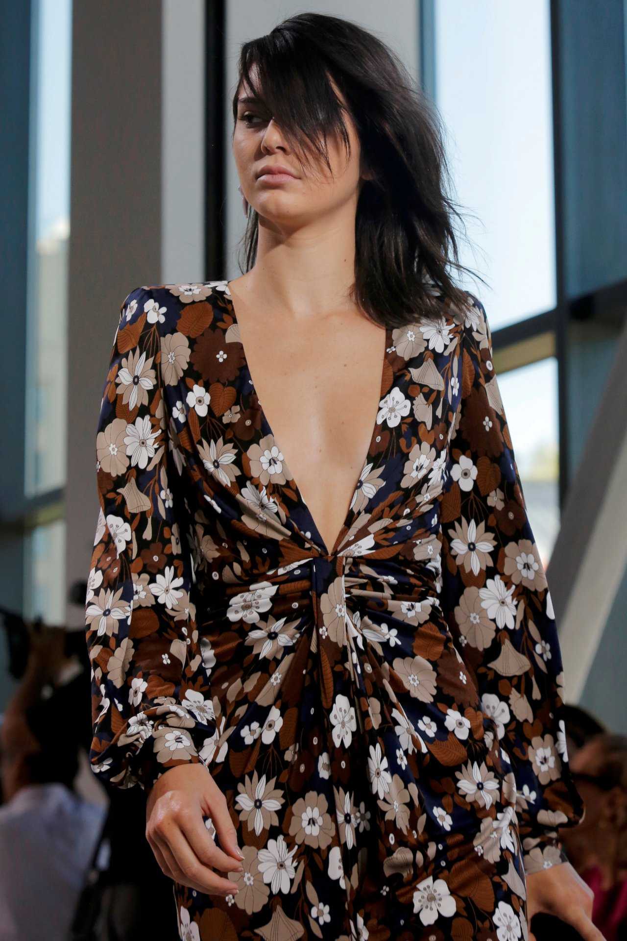 kendall-jenner-michael-kors-spring-2017-1