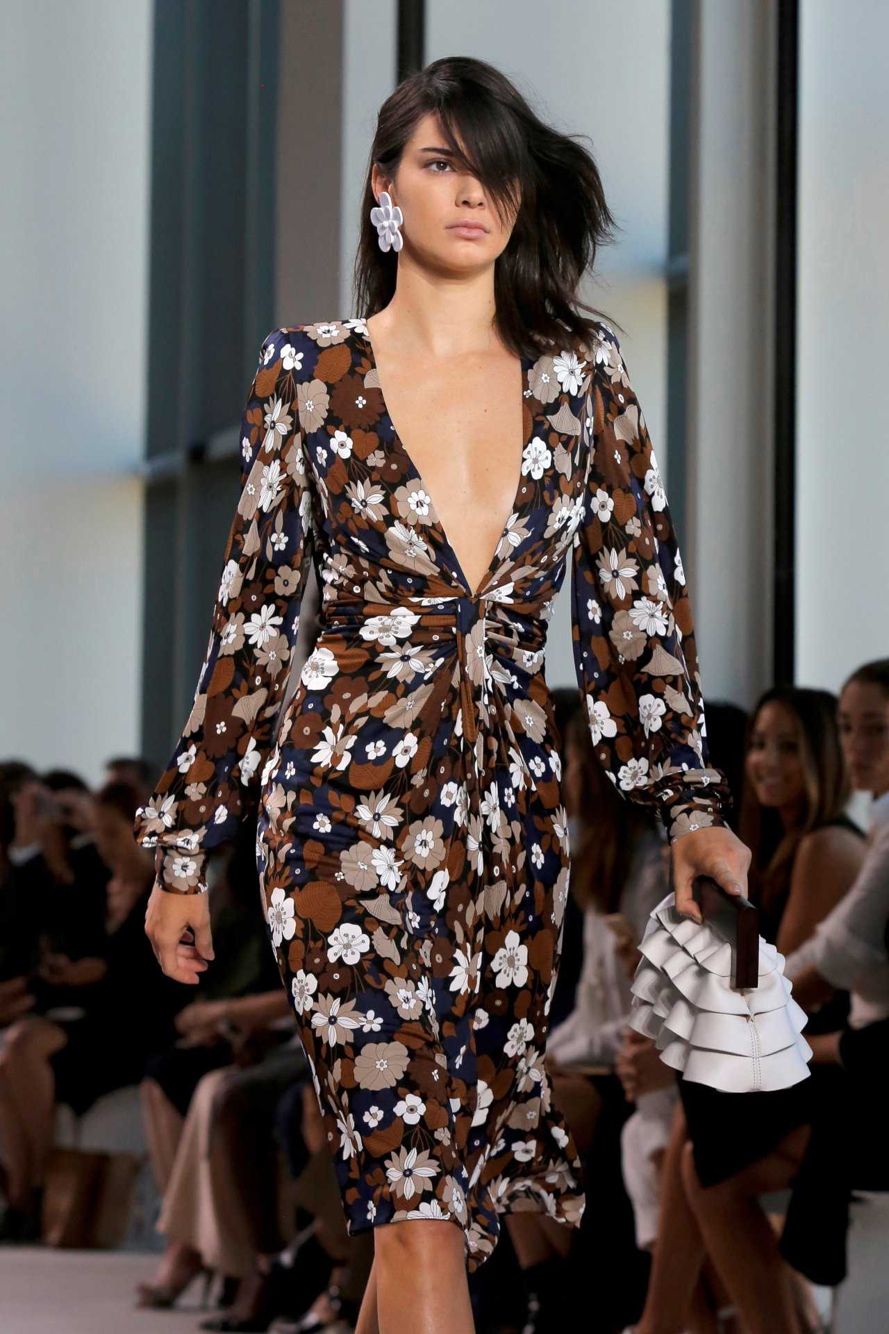 kendall-jenner-michael-kors-spring-2017-2