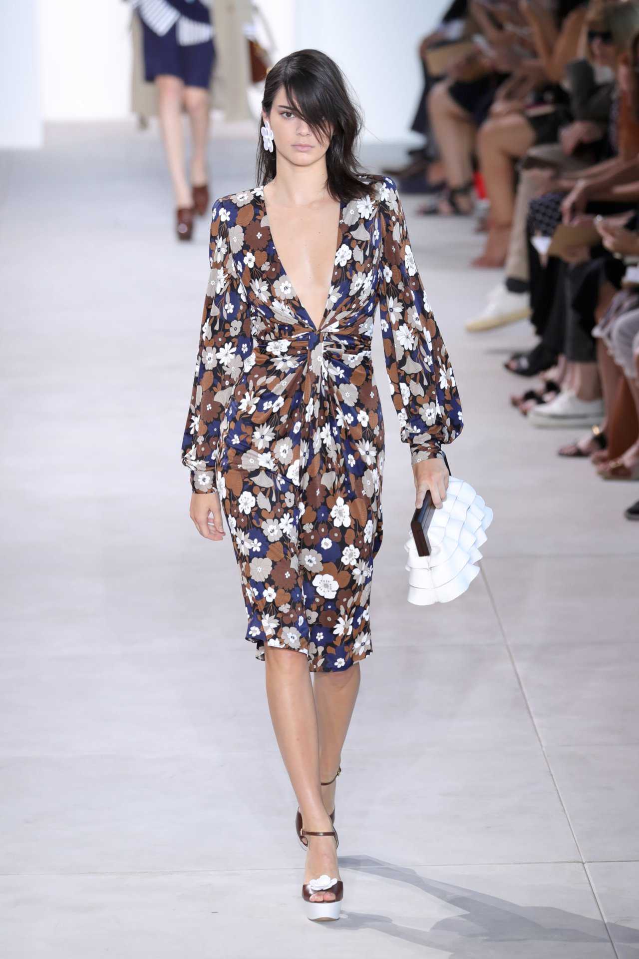 kendall-jenner-michael-kors-spring-2017-7