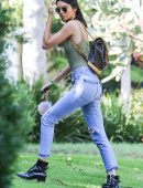 Kendall-Jenner-in-Jeans-657