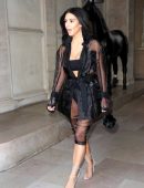 kim-kardashian-butt-kissed-by-journalist-vitalii-sediuk-8