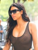 kim-kardashian-candids-ny-228