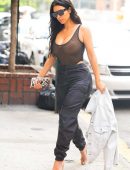 kim-kardashian-candids-ny-229