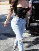 kim-kardashian-out-in-miami-354