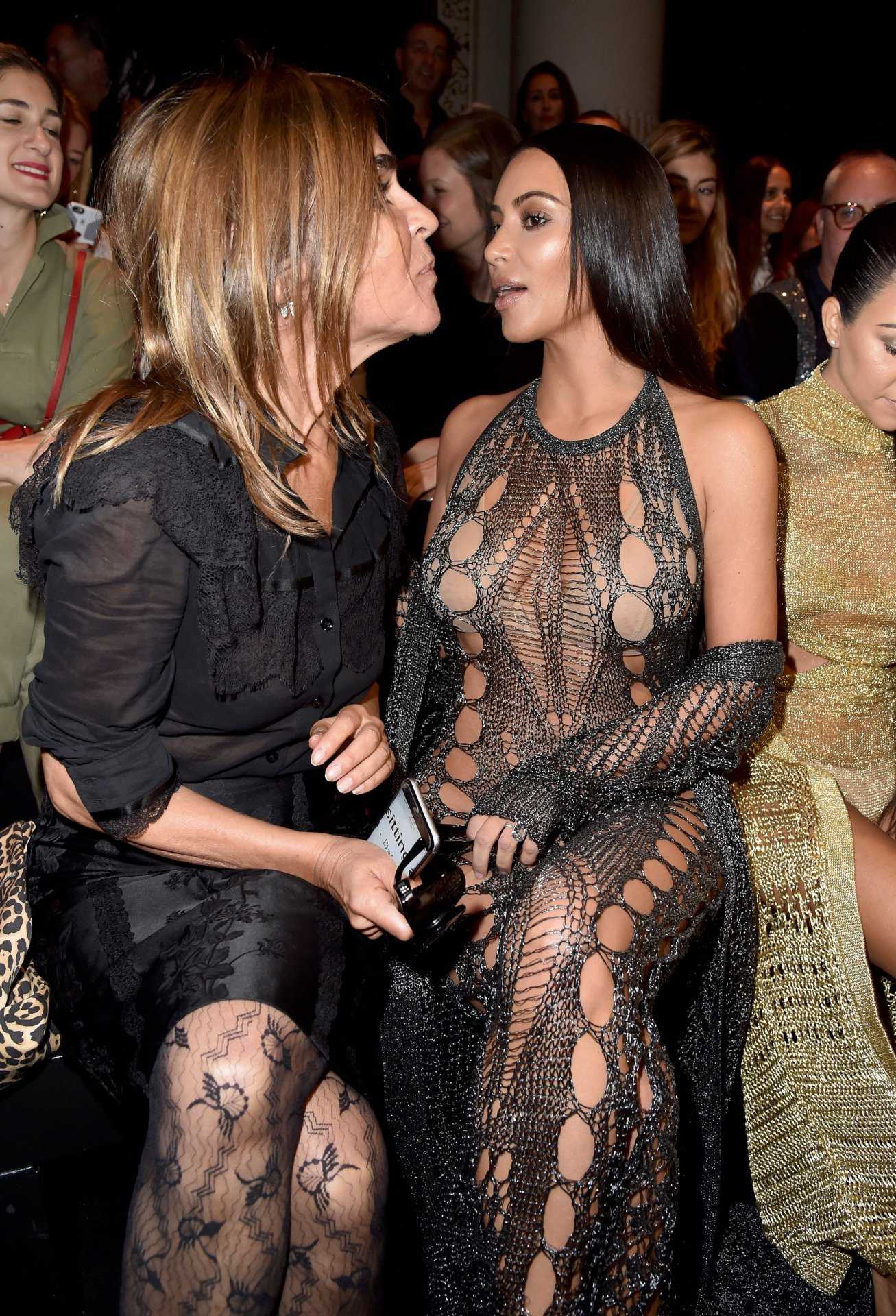 kim-kardashian-at-balmain-fashion-show-in-paris-11