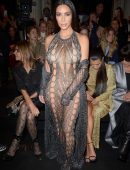 kim-kardashian-at-balmain-fashion-show-in-paris-9