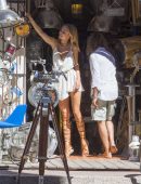 kimberley-garner-leggy-while-shopping-5