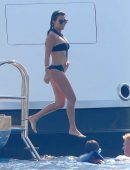 kourtney-kardashian-bikini-candids-in-france-11