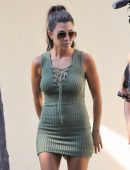 kourtney-kardashian-shopping-in-miami-12