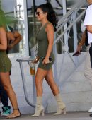 kourtney-kardashian-shopping-in-miami-9