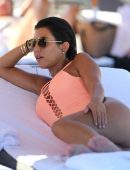 kourtney-kardashian-swimsuit-candids-in-miami-2