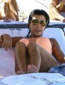 kourtney-kardashian-swimsuit-candids-in-miami-4