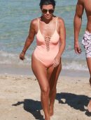 kourtney-kardashian-swimsuit-candids-in-miami-7