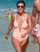 kourtney-kardashian-swimsuit-candids-in-miami-9