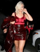 Kylie-Jenner-Leggy-Candids-NY-103