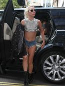 lady-gaga-at-the-kiss-fm-studio-in-london-2