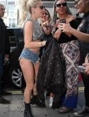 lady-gaga-at-the-kiss-fm-studio-in-london-4
