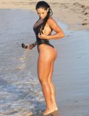michelle-lewin-in-black-swimsuit-2016-7