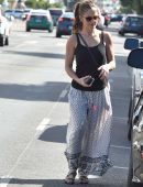 minka-kelly-in-skirt-1