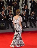 natalie-portman-at-jackie-premiere-at-the-73rd-venice-film-festival-in-venice-italy-6