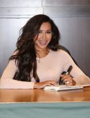 naya-rivera-book-signing-12