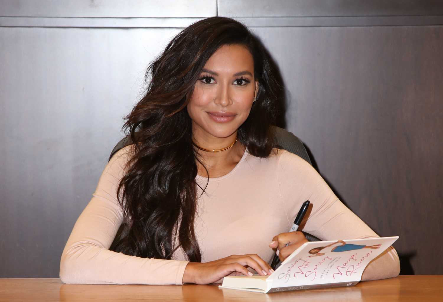 naya-rivera-book-signing-14