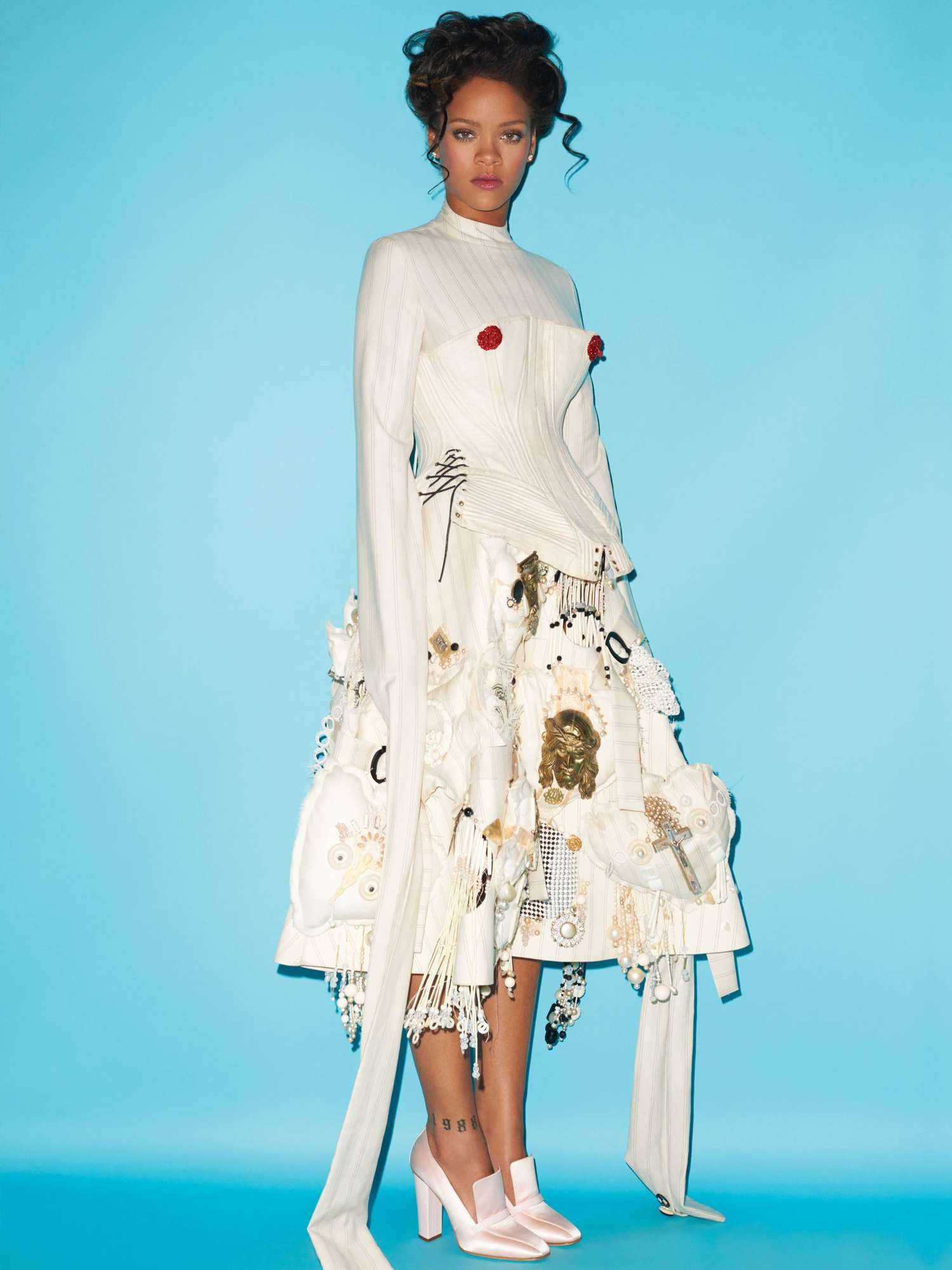 rihanna-in-terry-richardson-photoshoot-for-cr-fashion-book-2016-10