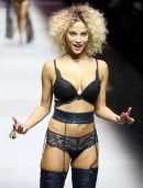 rose-bertram-at-etam-fashion-show-in-paris-4