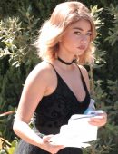 sarah-hyland-filming-a-halloween-episode-of-modern-family-2