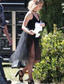 sarah-hyland-filming-a-halloween-episode-of-modern-family-3
