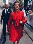 scarlett-johansson-sing-premiere-in-toronto-19