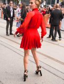 scarlett-johansson-sing-premiere-in-toronto-24
