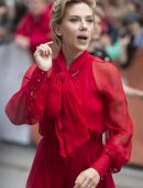 scarlett-johansson-sing-premiere-in-toronto-31