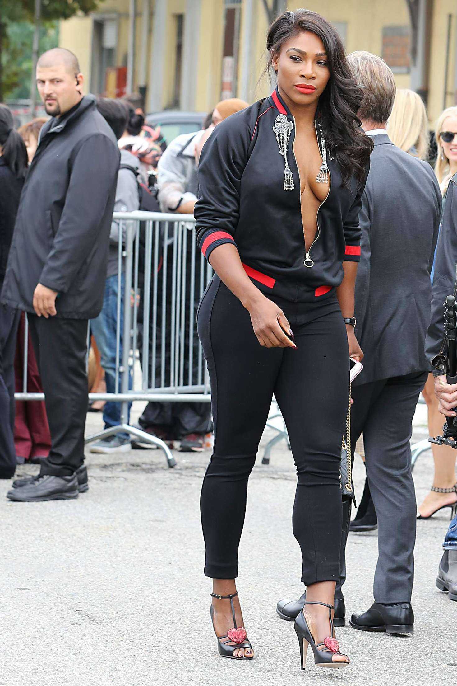 serena-williams-gucci-ss-2017-women-fashion-show-2
