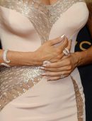sofia-vergara-at-68th-annual-primetime-emmy-awards-in-la-6