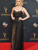 sophie-turner-at-2016-emmy-awards-3