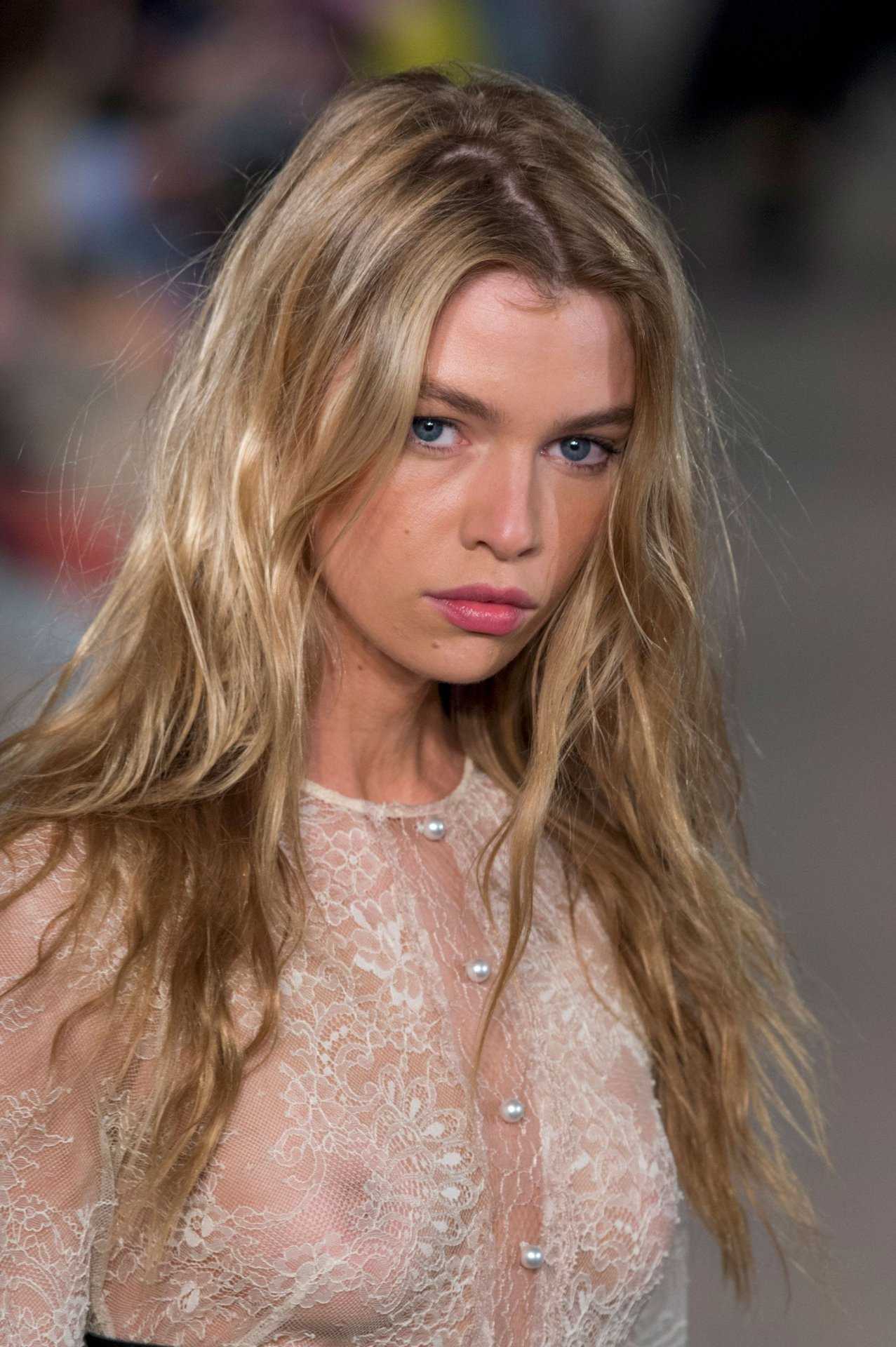 stella-maxwell-802